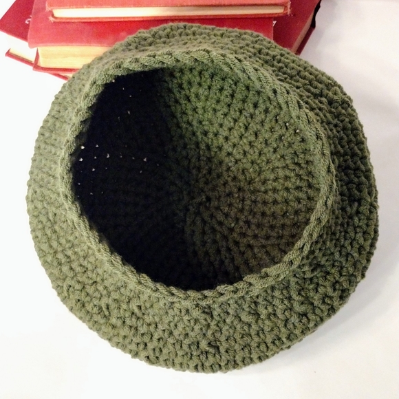 New Crocheted Soft Non-wool Unisex Beret Beanie Hat Handmade XL - Picture 7 of 7